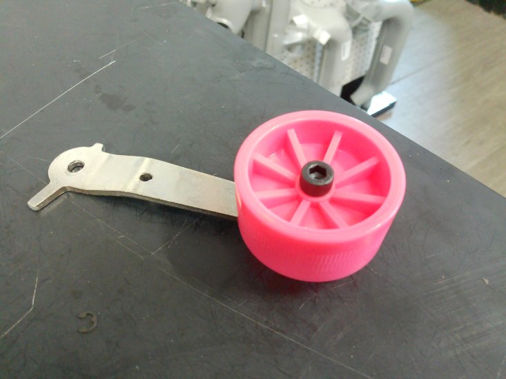PEDAL-NEON PINK ROLLER