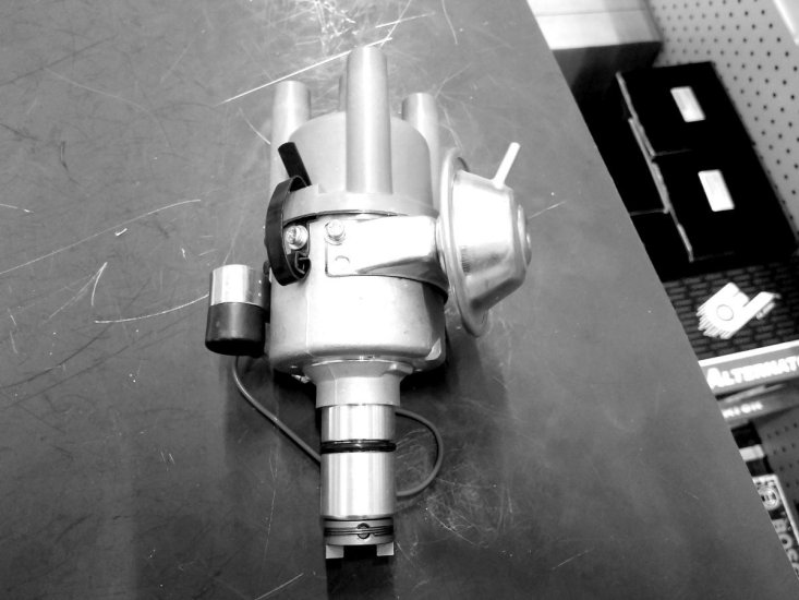 DISTRIBUTOR-VACUUM ADVANCE
