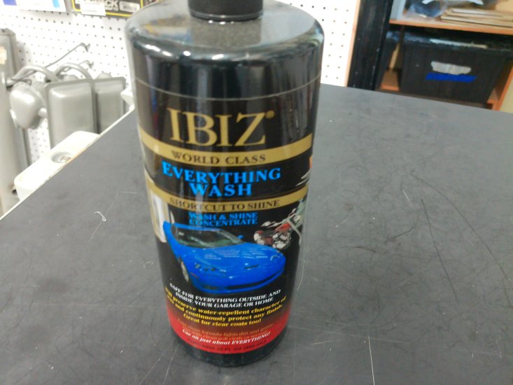 IBIZ CAR WASH 32 oz