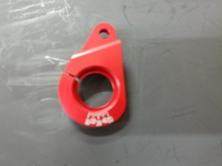 CLAMP-DIST W/TIMING MARKS RED