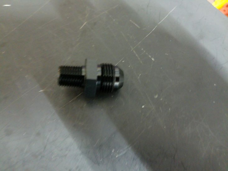 ADAPTER 1-4 npt to -8