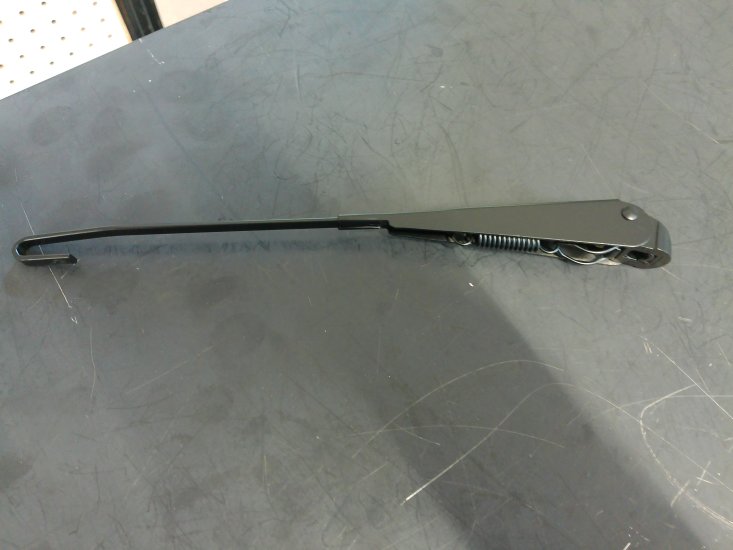 WIPER ARM L/T1 68-69