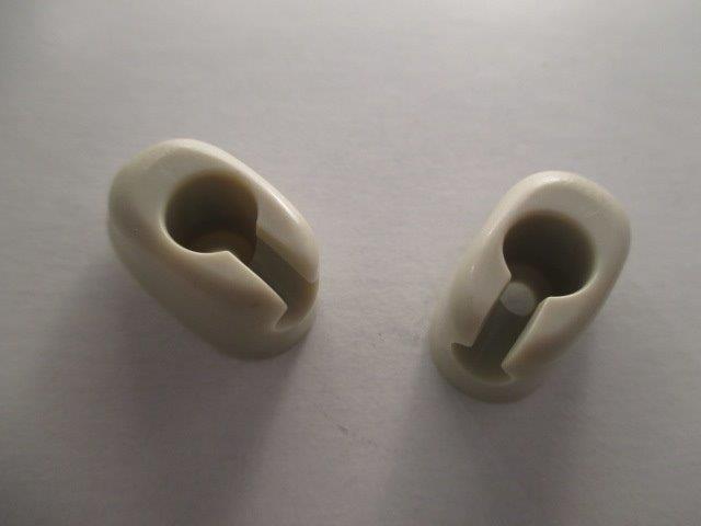 CLIPS-VISOR EARLY IVORY PAIR - Click Image to Close